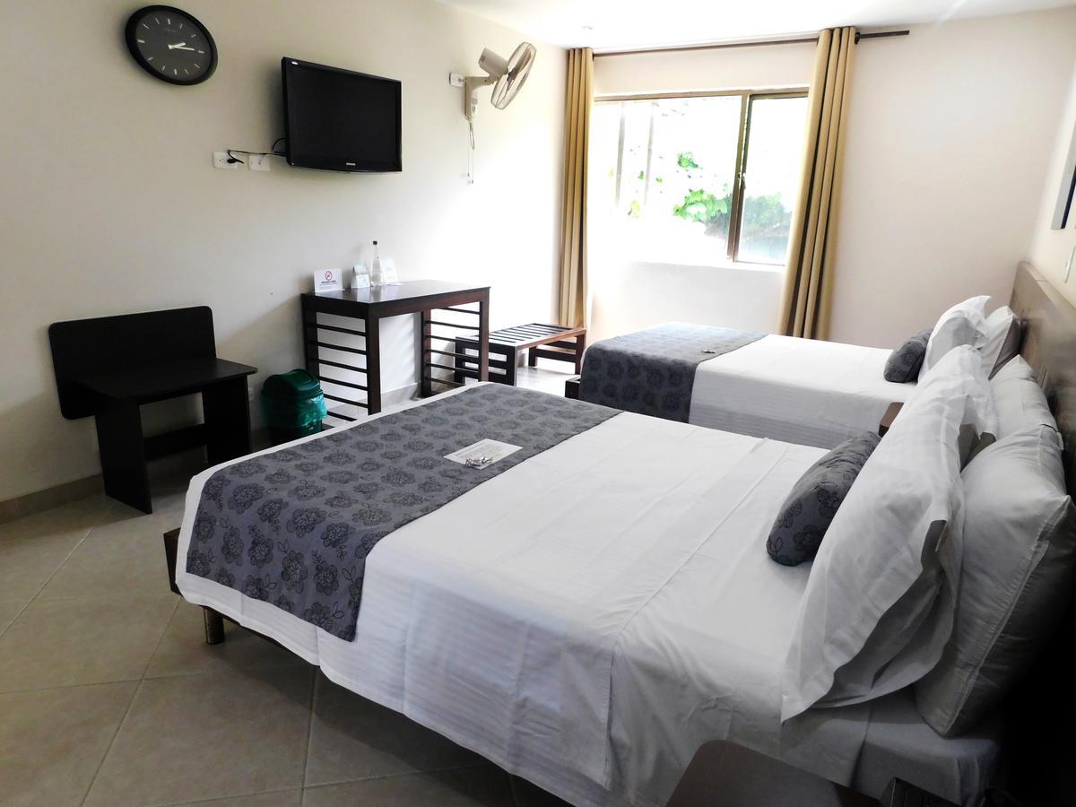 Hotel Poblado Boutique Express Медельин Экстерьер фото