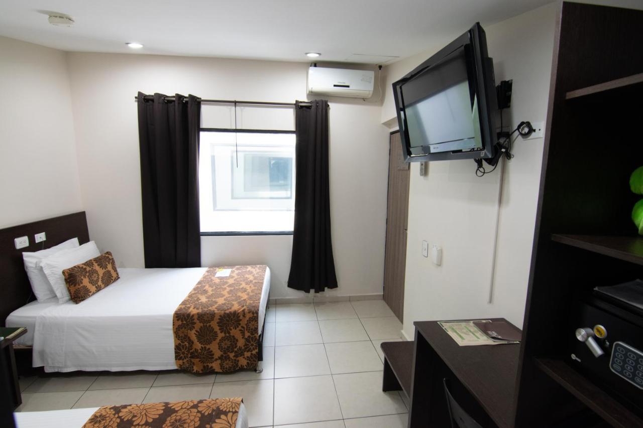 Hotel Poblado Boutique Express Медельин Экстерьер фото